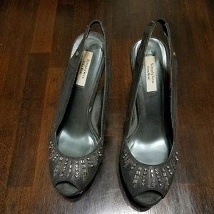 Vera Wang black heel